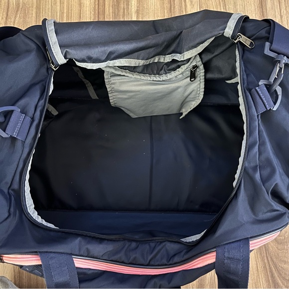 Under Armour Duffle Bag - Picture 7 of 9